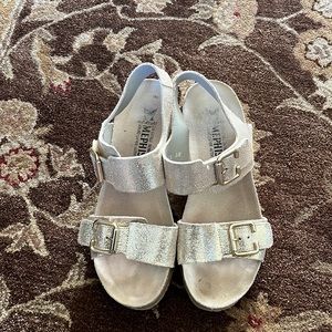 Gold Mephisto wedge sandel